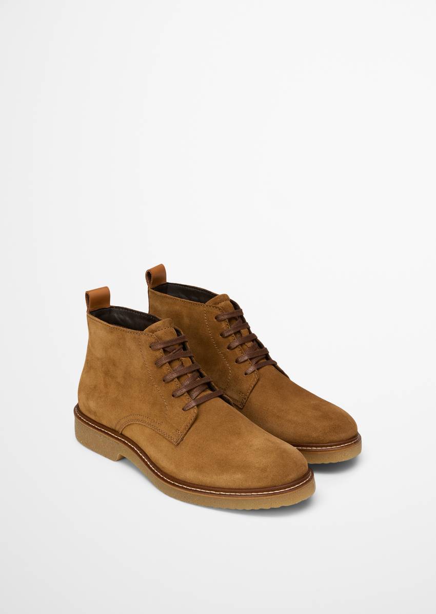 Desert Boot Model Linus made from soft suede cowhide