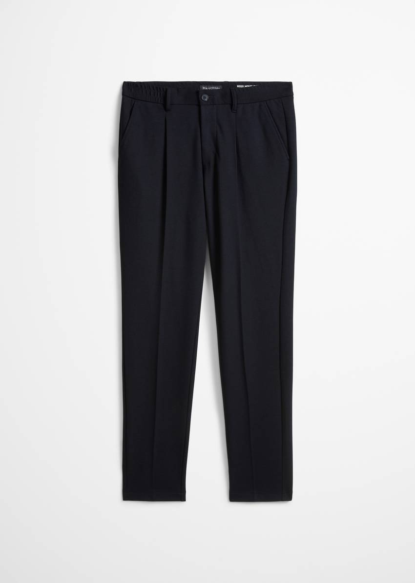 Pants Model Morot Jogger pleats Travel Collection made from interlock viscose mix