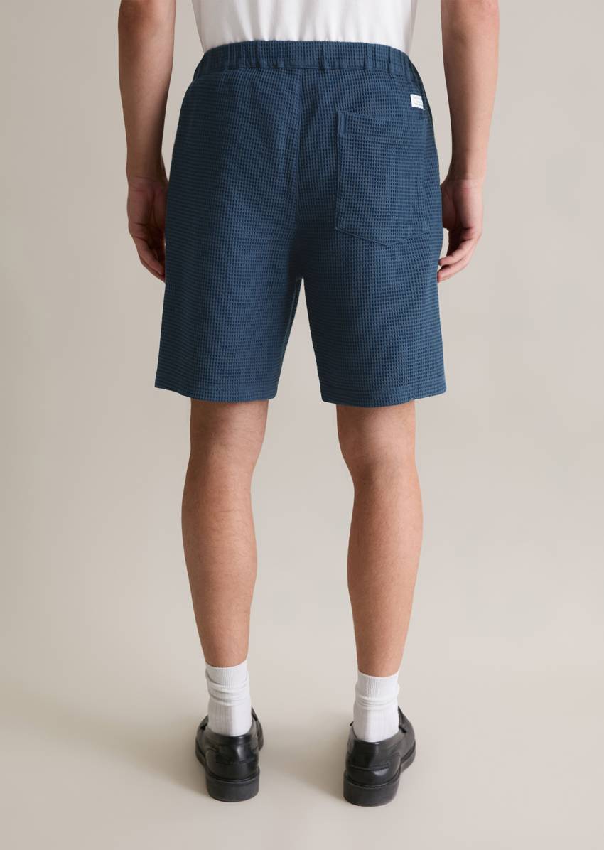 Shorts regular with distinctive waffle structure