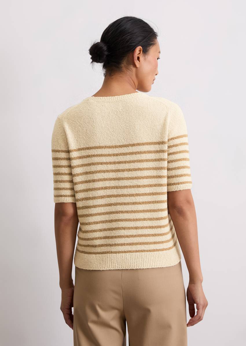 Striped short-sleeved pullover slim made from bouclé yarn