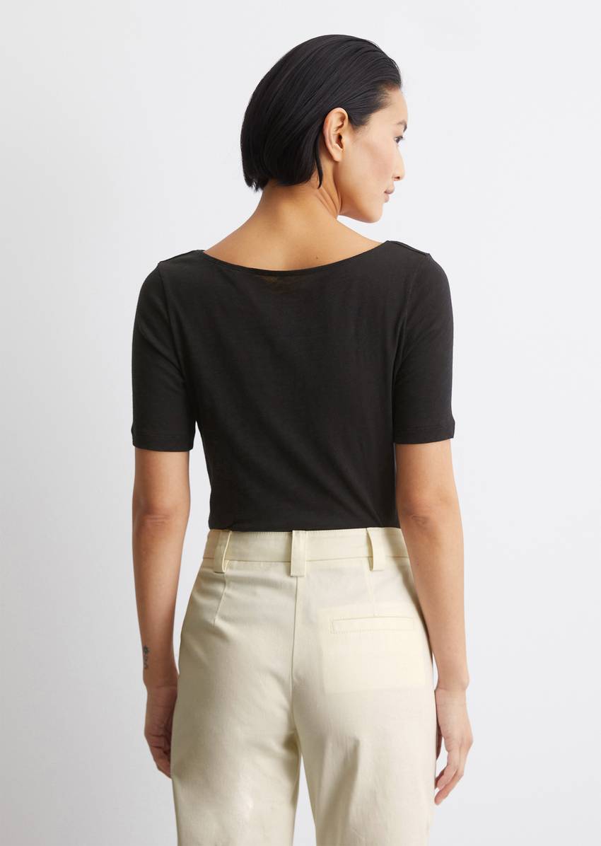 Regular slub jersey T-shirt with a bateau neckline