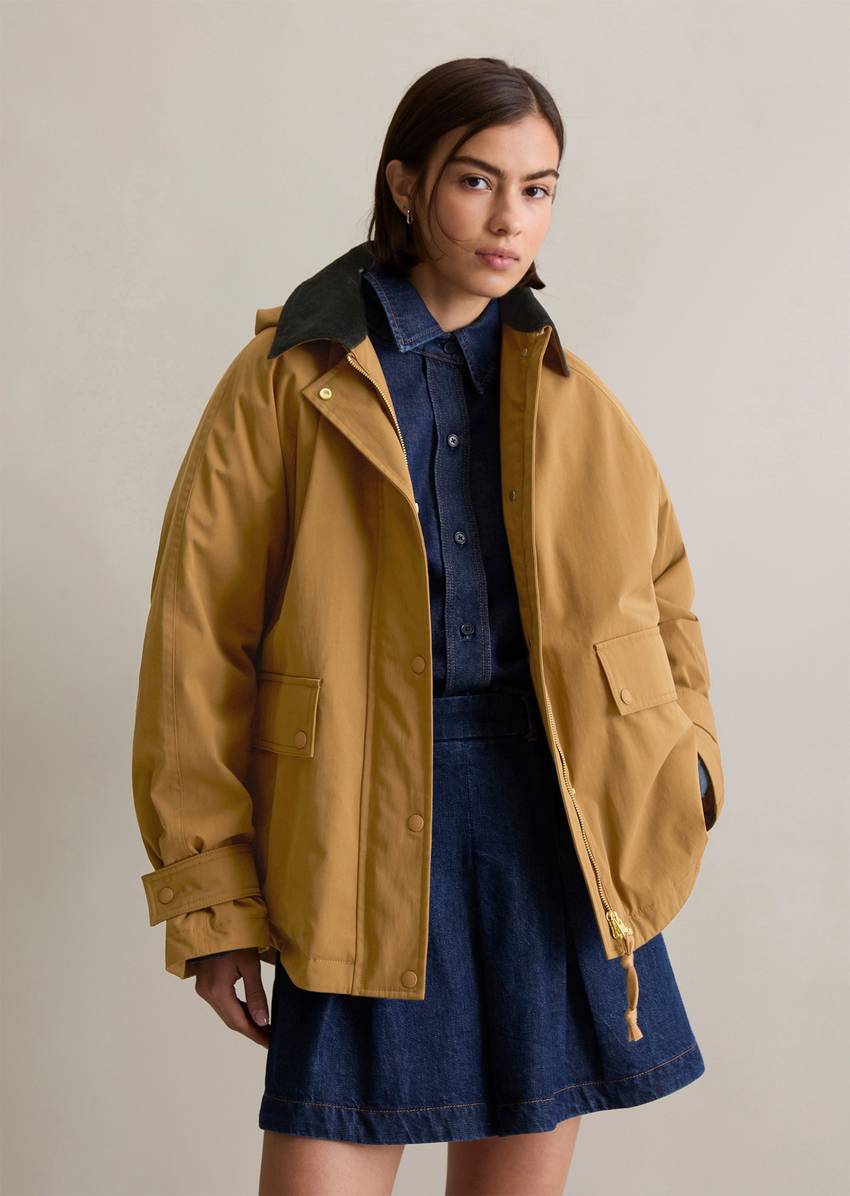 Oversize padded barn jacket made from a waxed organic cotton-nylon mix