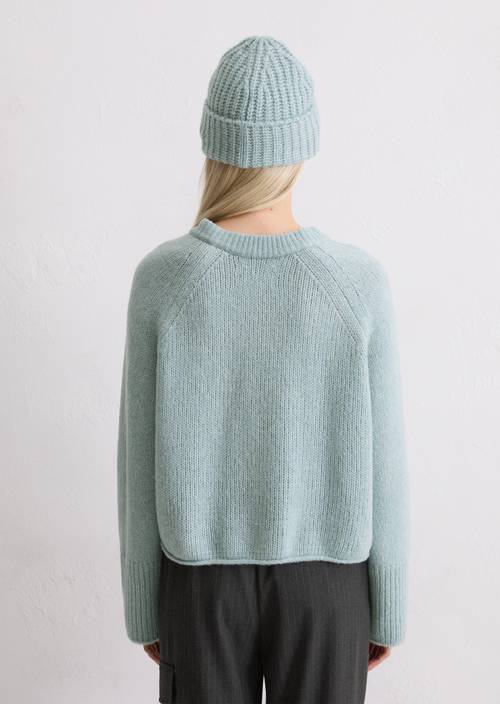 Cardigan loose made from a soft virgin wool blend