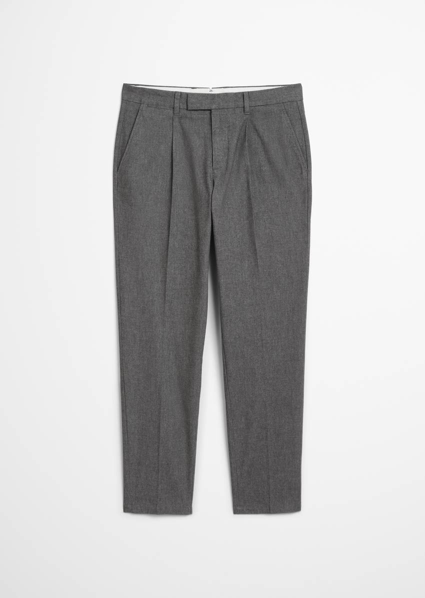 Pants model Belsbo pleats made from organic cotton and viscose