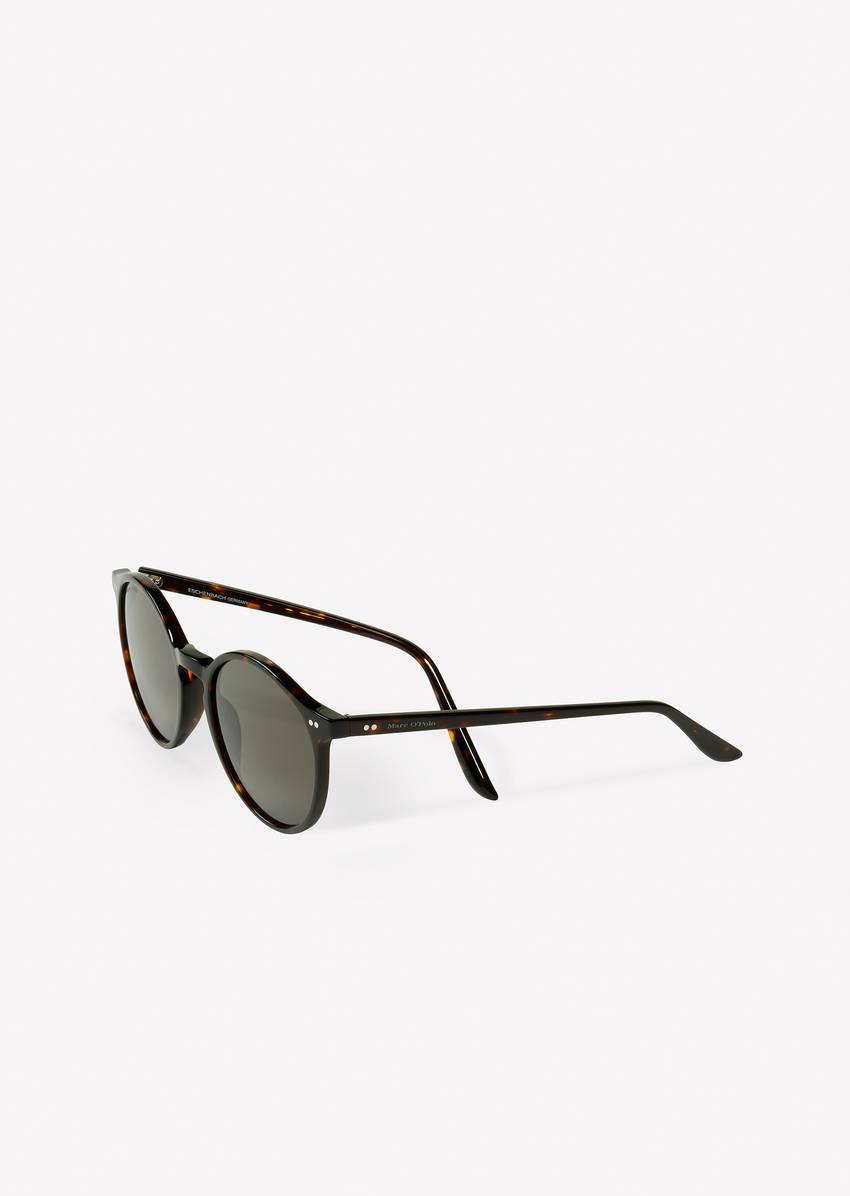 Unisex sunglasses in a retro look