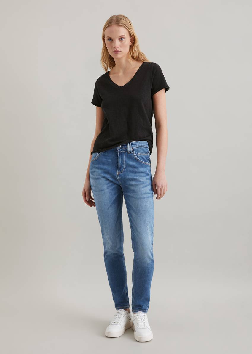 V-neck T-shirt, regular fit made from organic cotton slub jersey