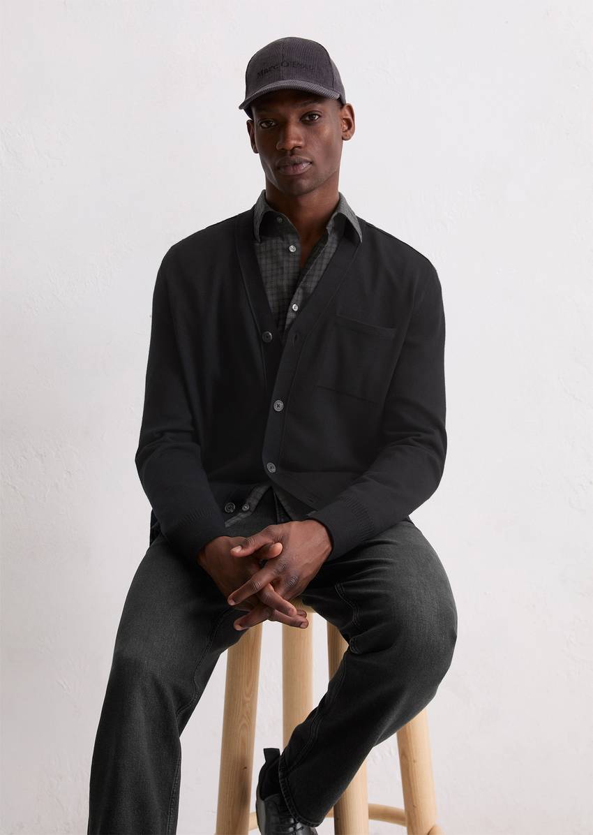 Regular cardigan made from soft merino wool