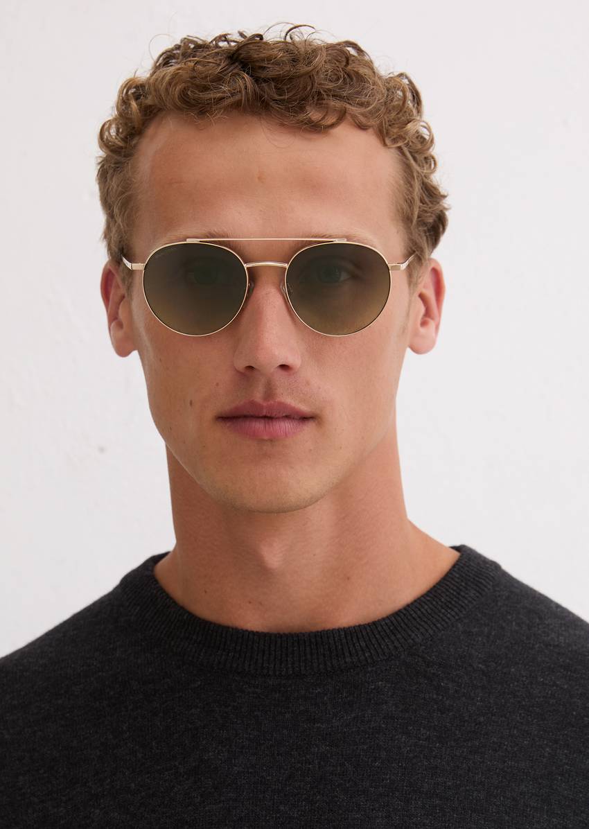 Unisex sunglasses Made of lightweight metal