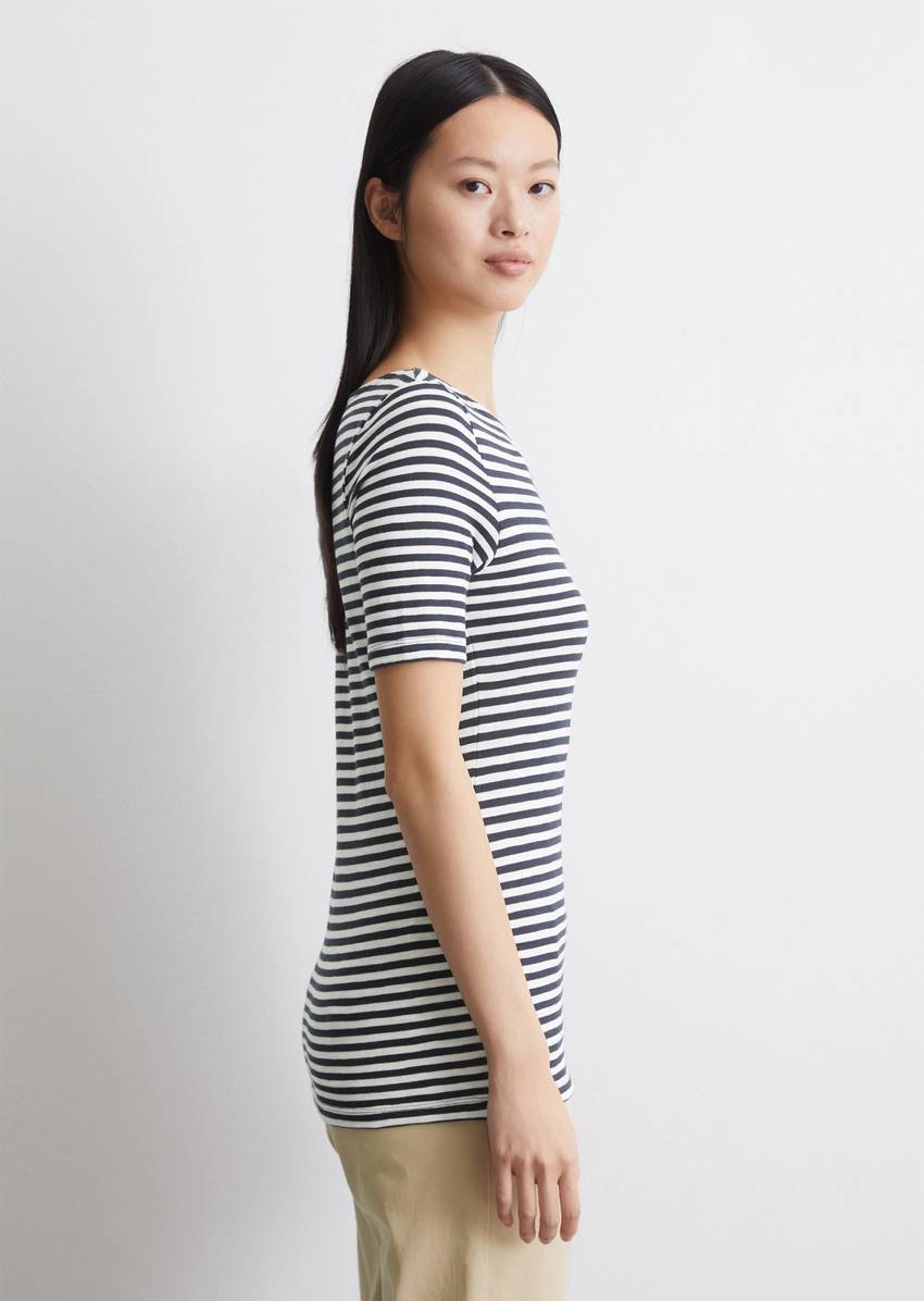 Striped T-shirt in a slim fit Made of organic cotton jersey