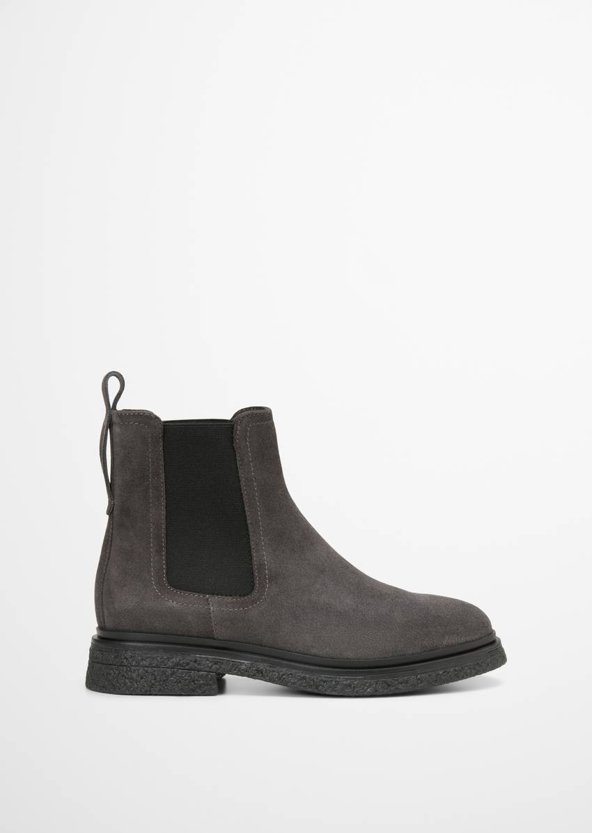 Chelsea boot made from soft suede