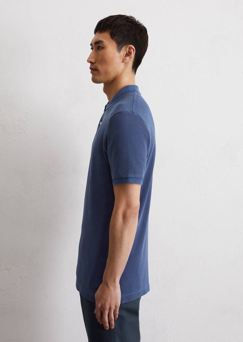 Piqué shaped polo shirt made of organic stretch cotton fabric