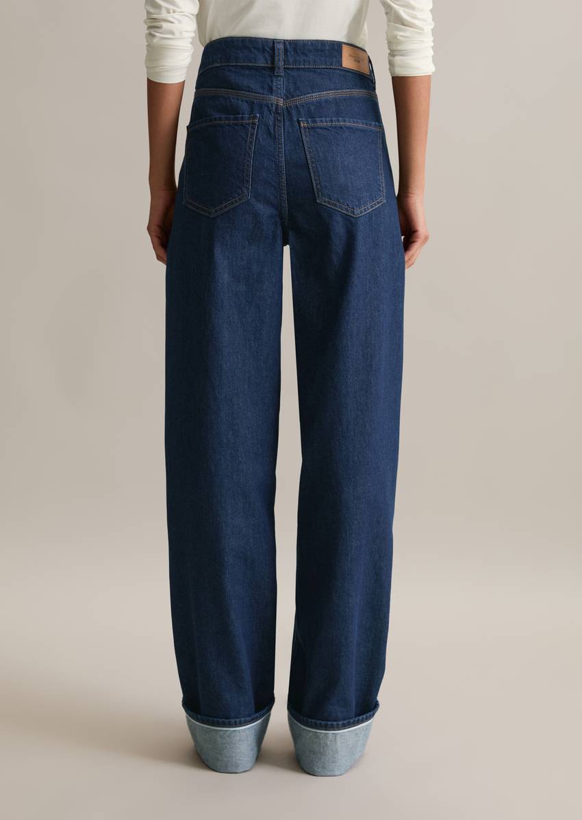 Jeans model Tomma wide made from dark blue rigid denim