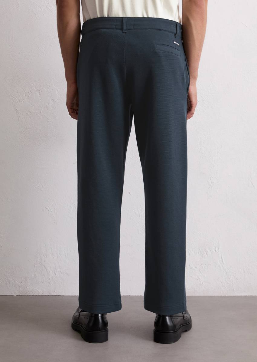 Relaxed jersey pants made from an organic cotton blend
