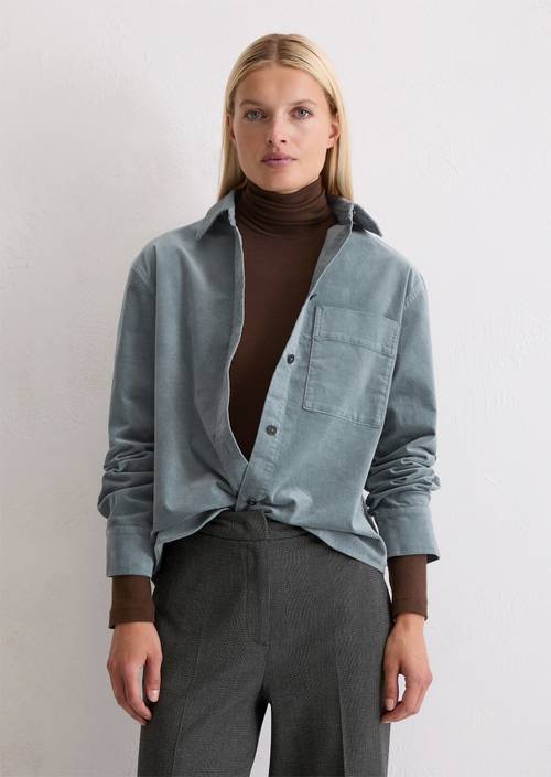 Relaxed velvet overshirt made from organic cotton stretch