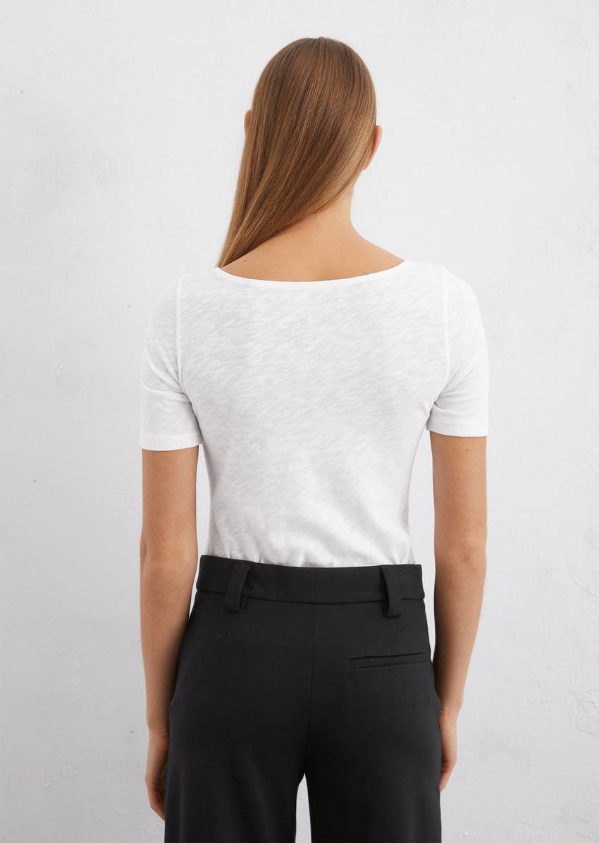 Regular slub jersey T-shirt with a bateau neckline