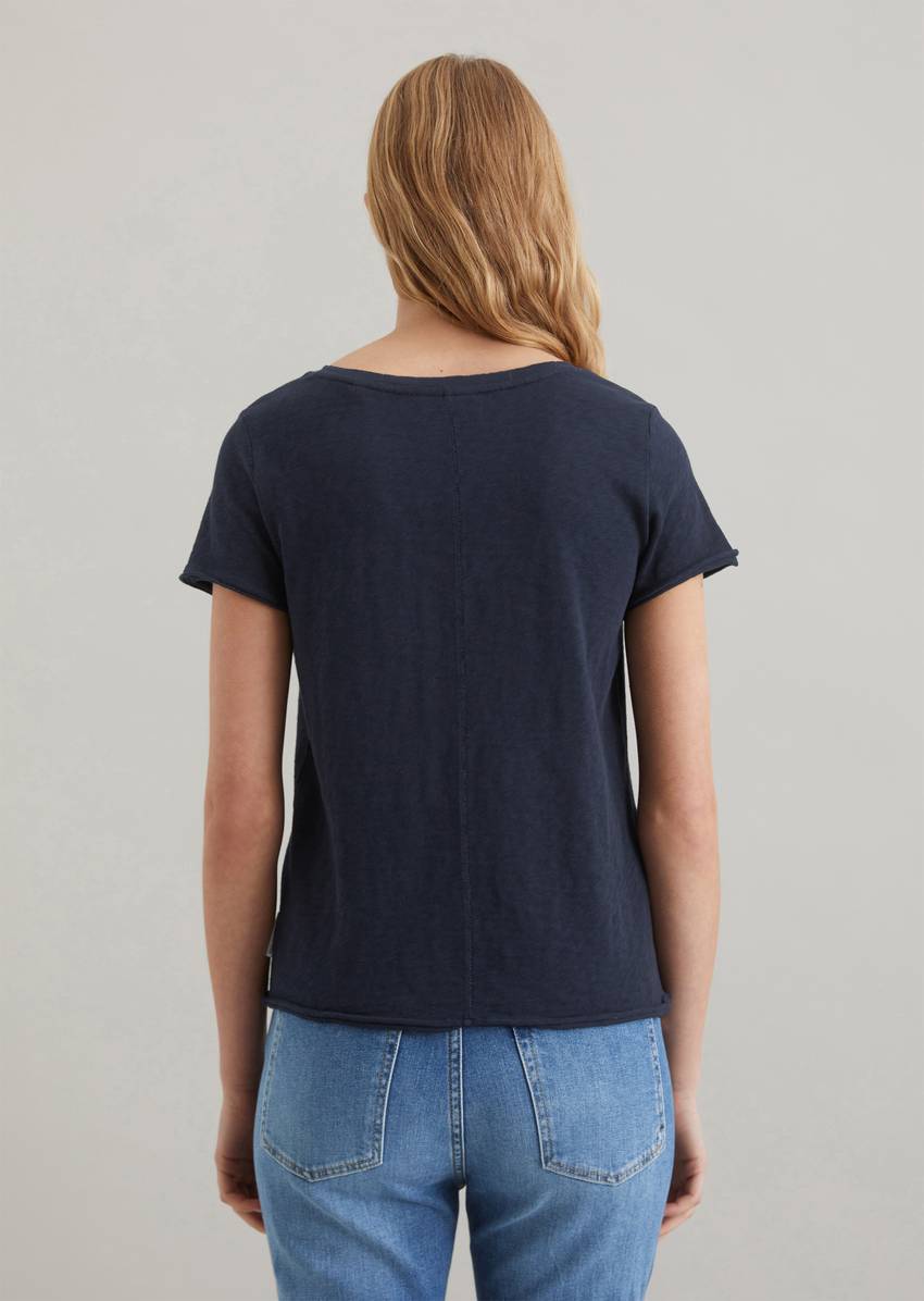 V-neck T-shirt, regular fit made from organic cotton slub jersey