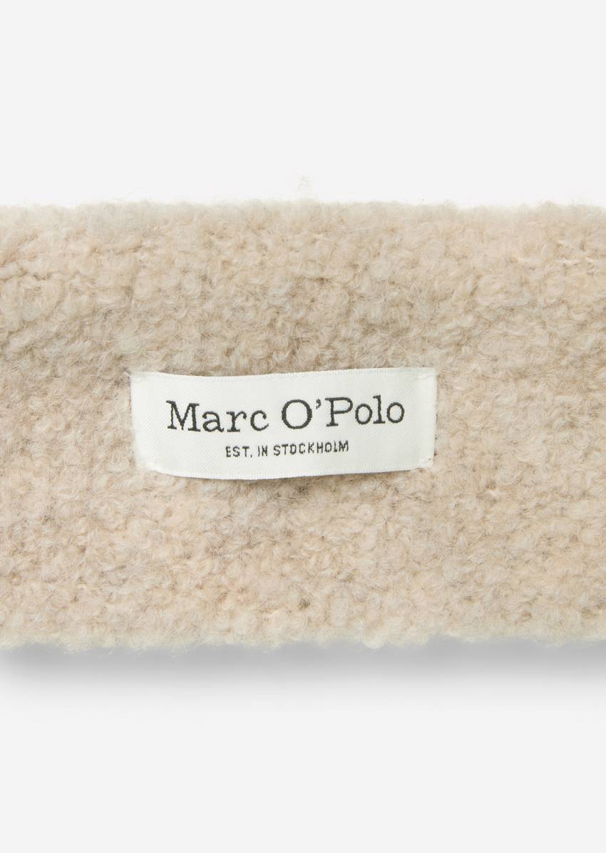 Bouclé knitted hat made from a wool/alpaca wool mix