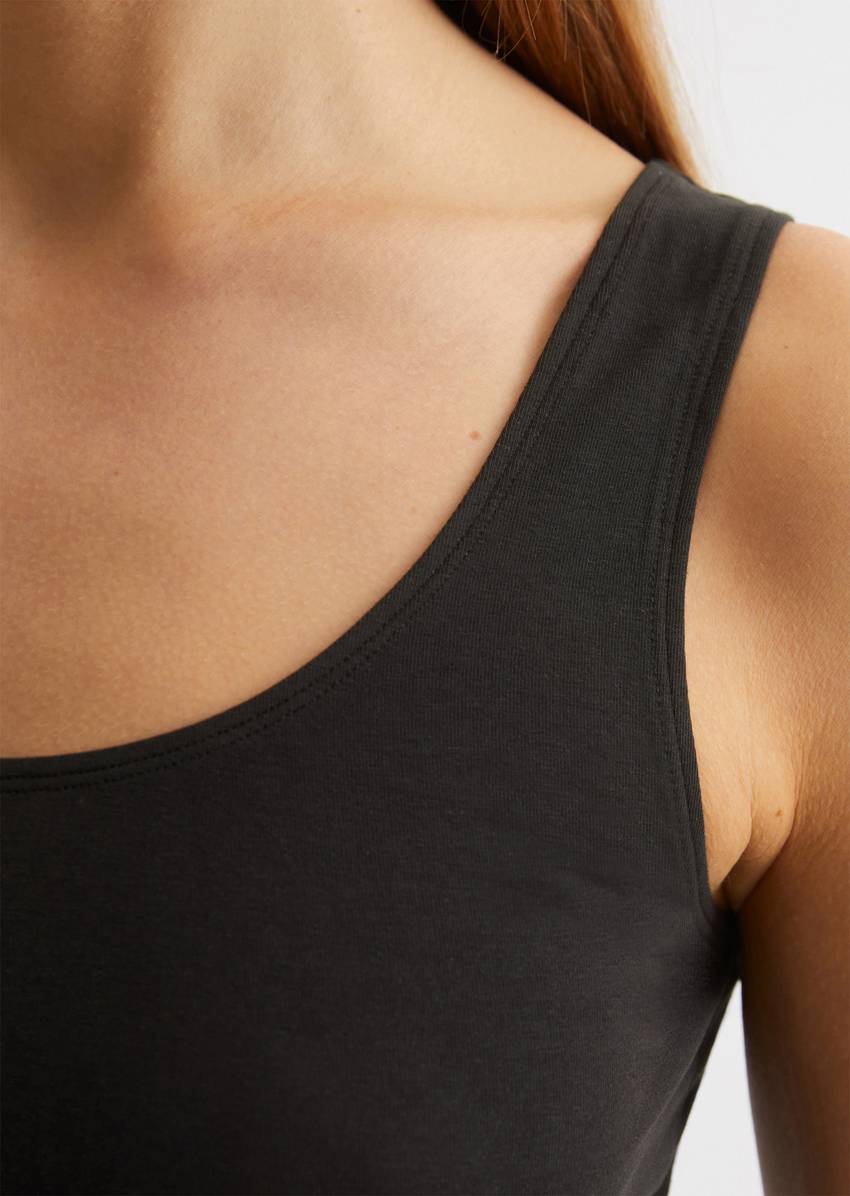Lounge tank top made from an organic cotton blend