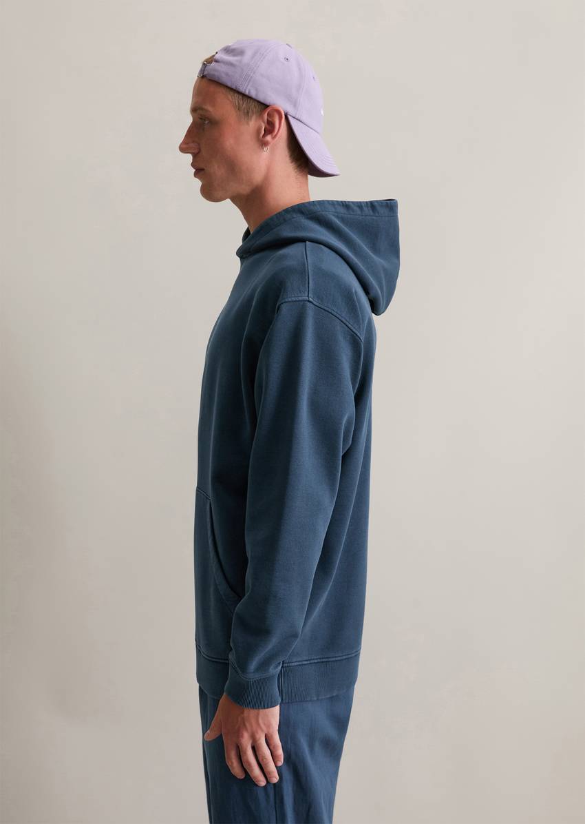 Relaxed logo hoodie made from recycled cotton