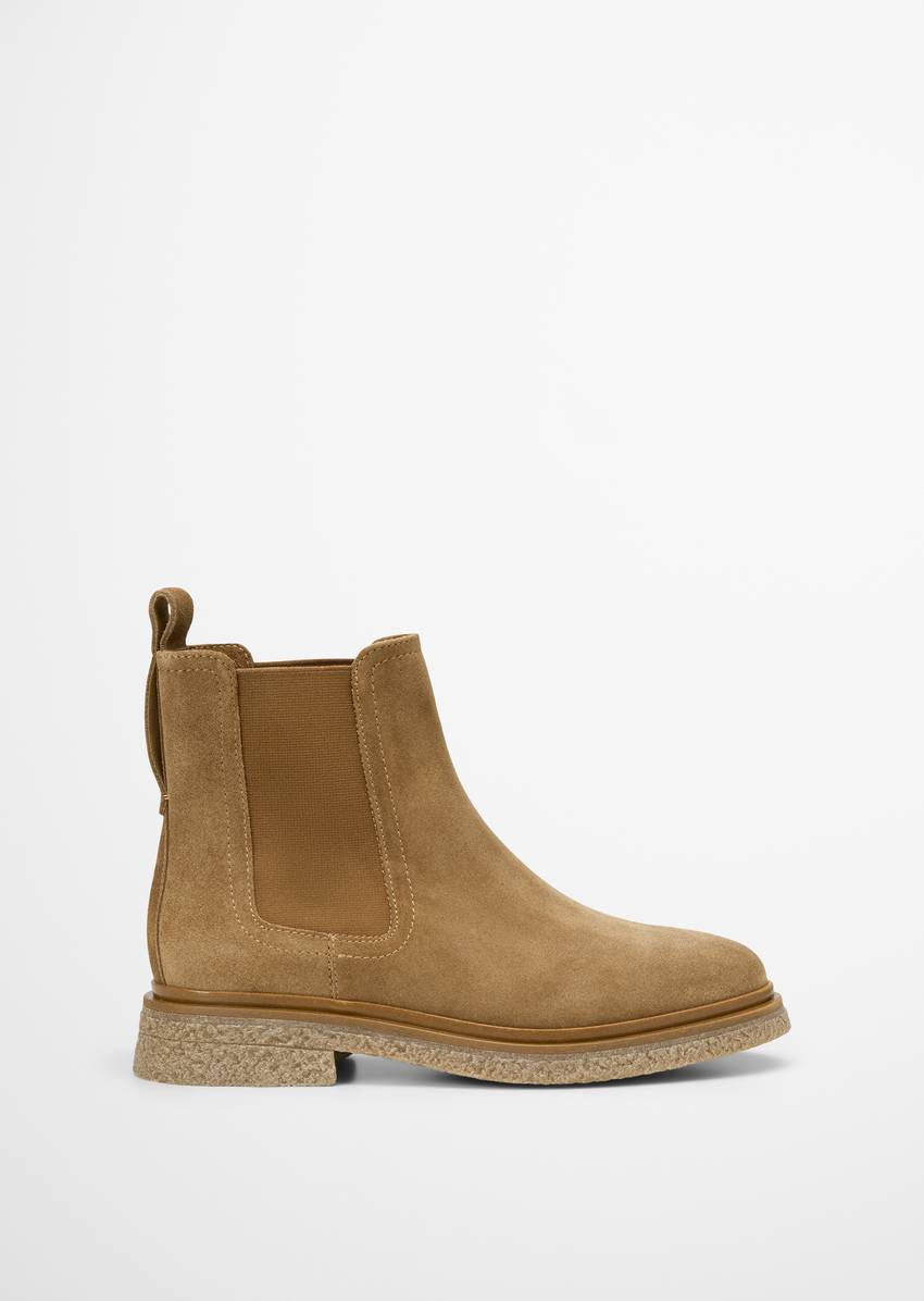 Chelsea boot made from soft suede
