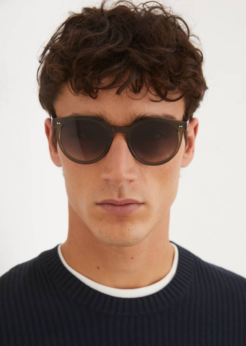 Unisex sunglasses in panto style