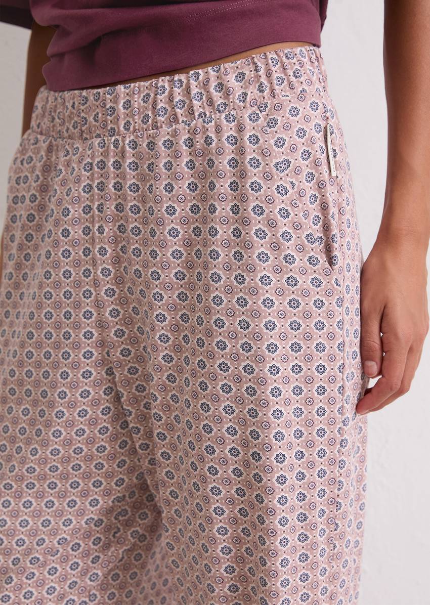 Lounge pants made from organic cotton jersey