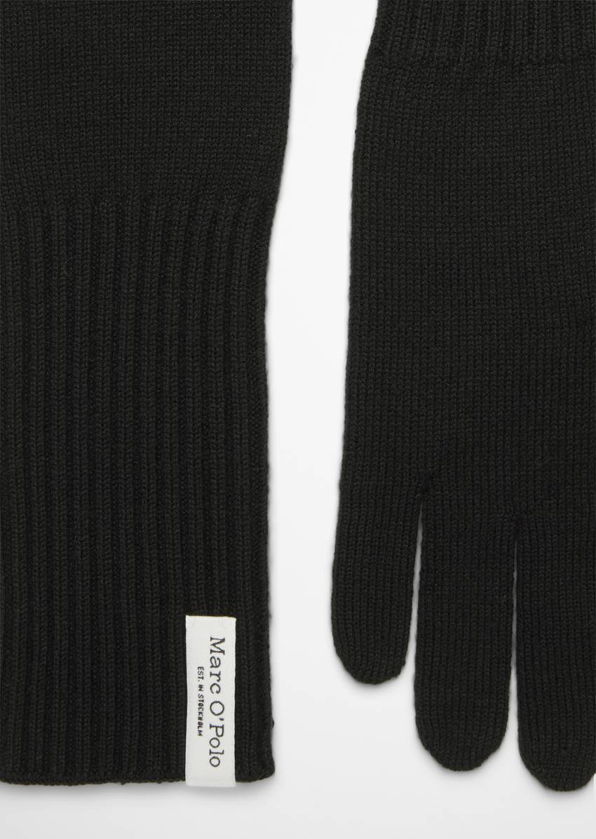 Finger gloves made from pure merino wool