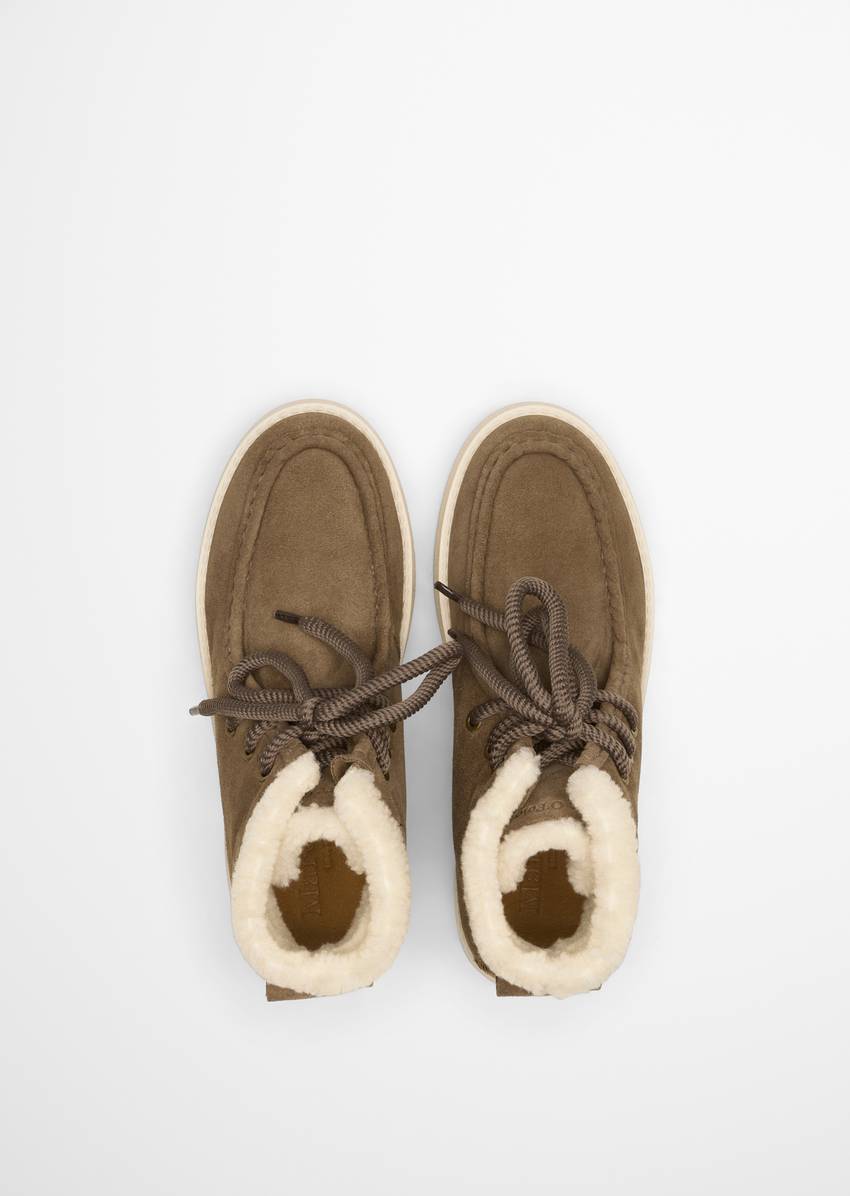 Lace-up model Pia with fluffy warm lining