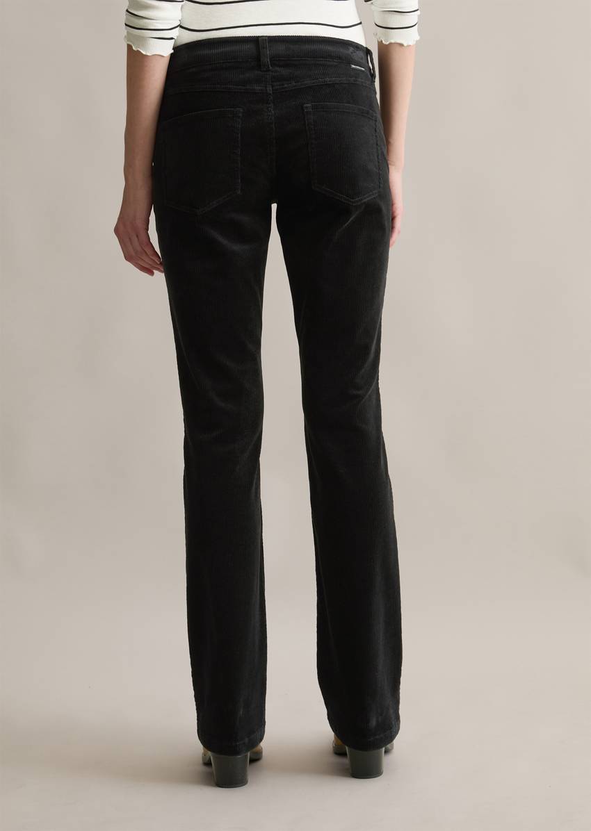 Corduroy pants model Nella bootcut made from a stretchy organic cotton blend