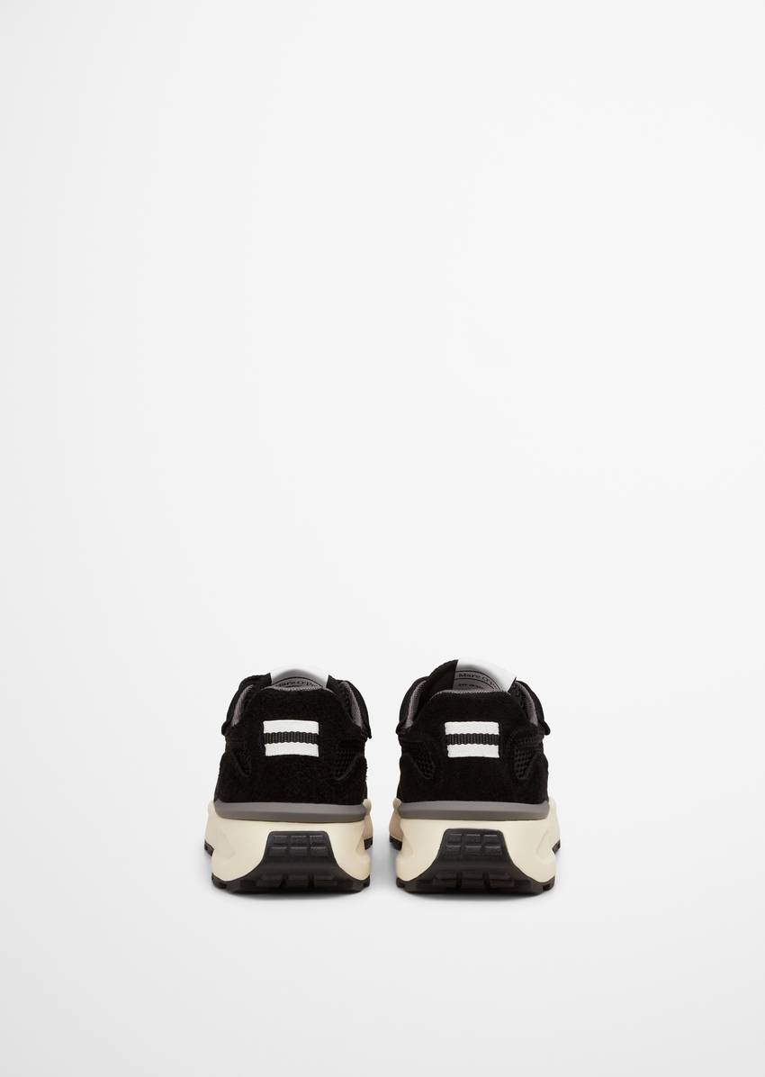 Sneaker Made from a high-quality material mix