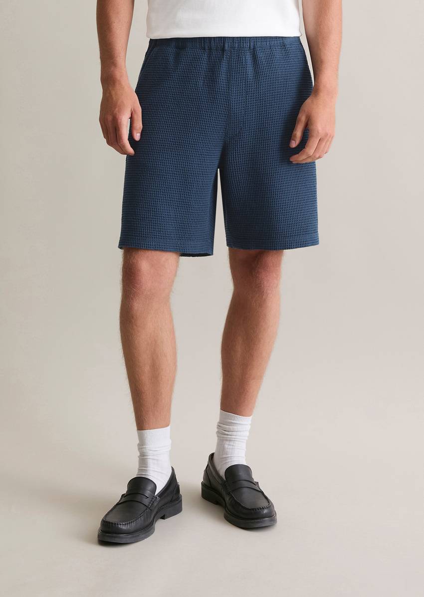 Shorts regular with distinctive waffle structure