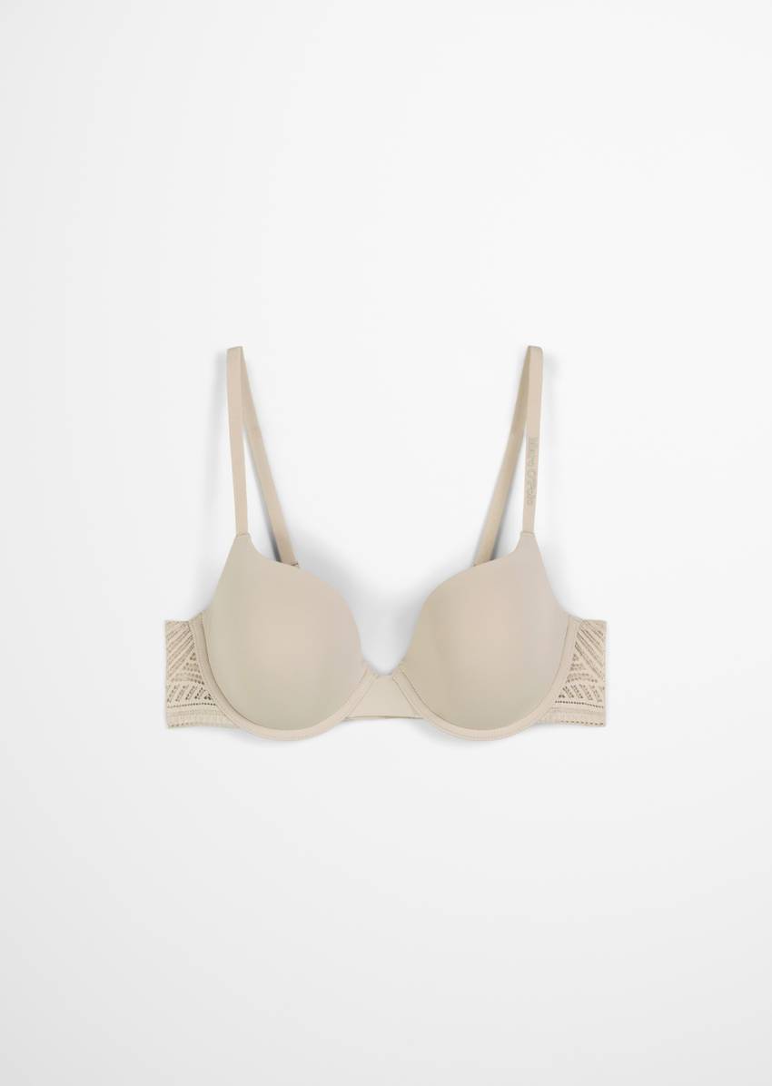 T-shirt bra with underwire and lace