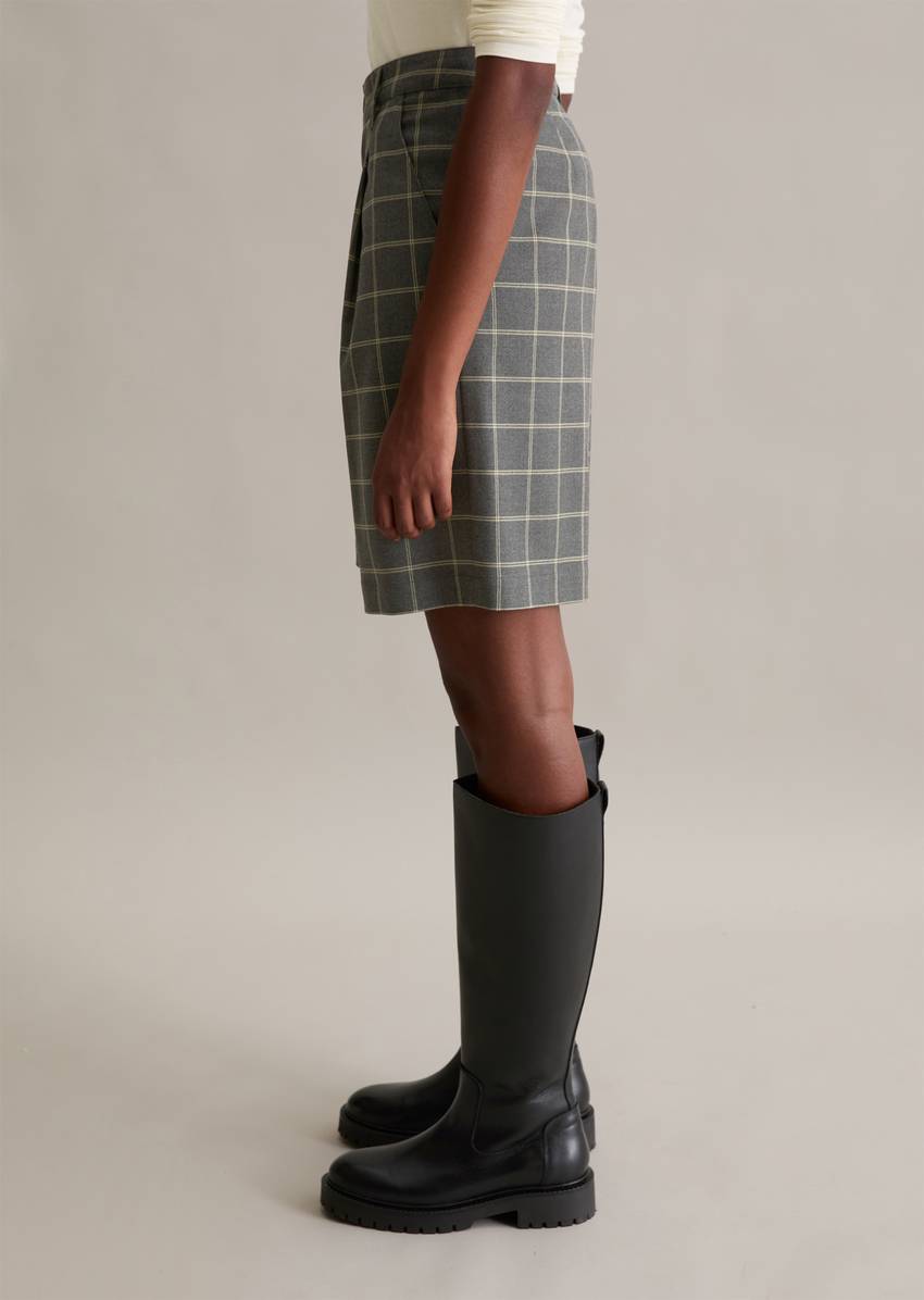 Checked Bermuda wide with recycled polyester and viscose