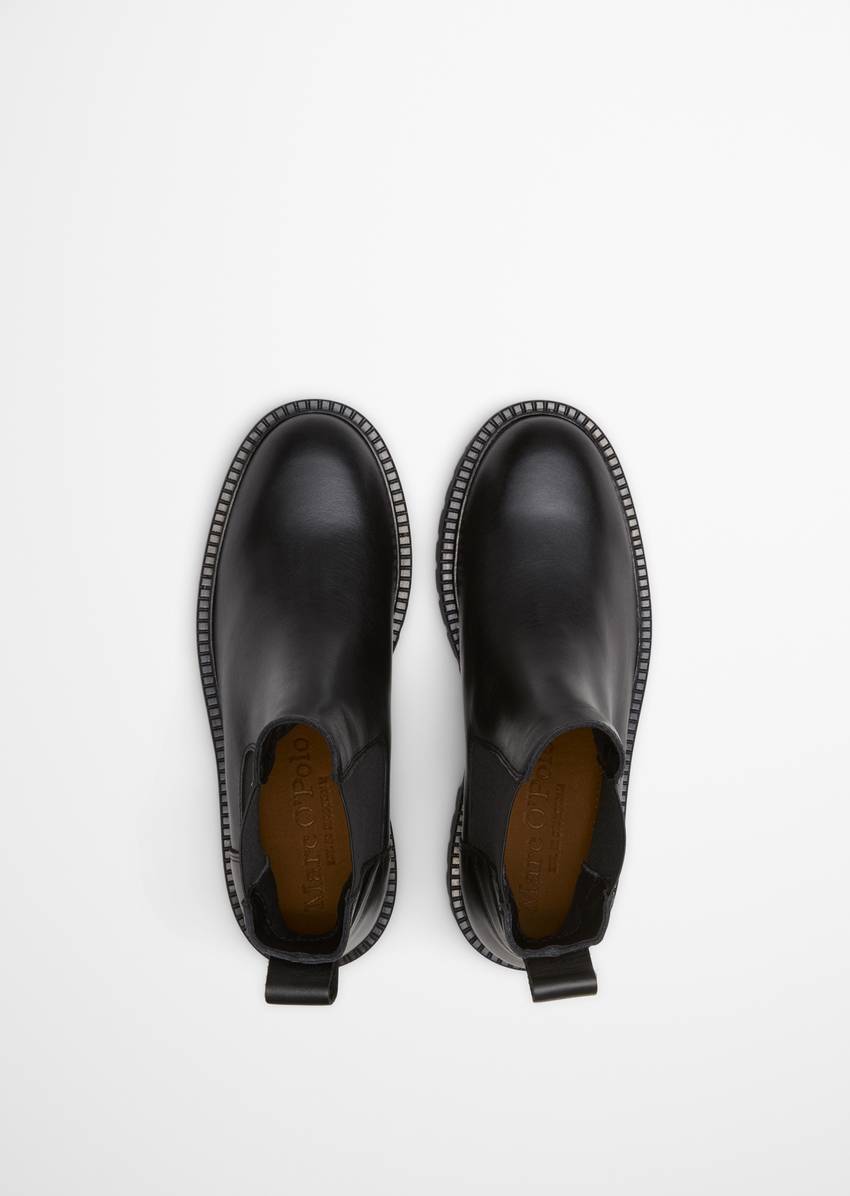 Chelsea boot model Phia made from fine cowhide