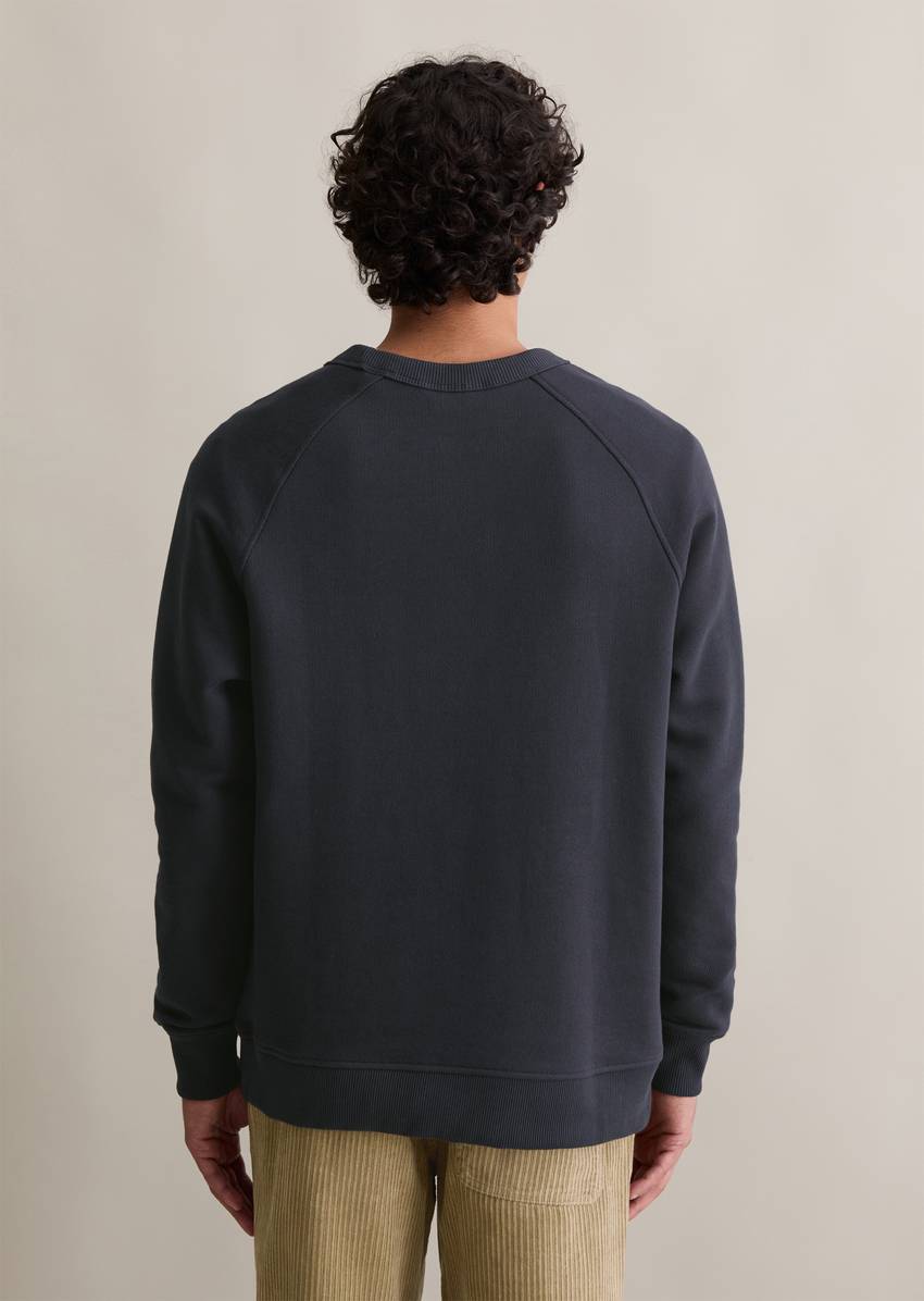 Relaxed sweatshirt made of heavy, structured quality