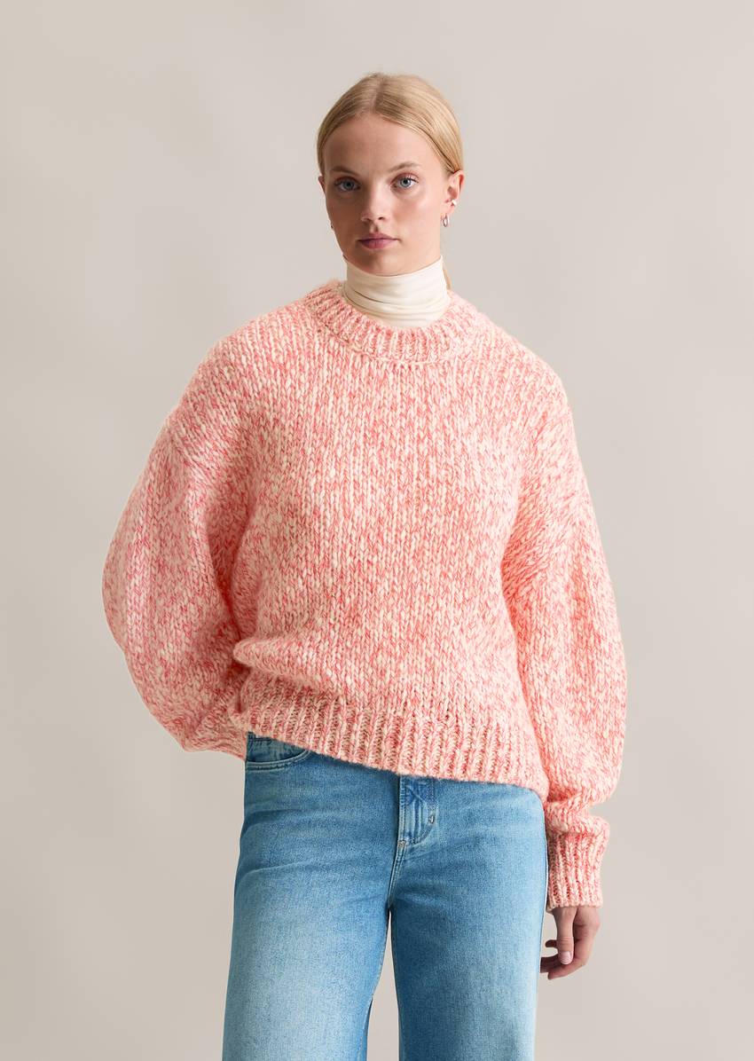 Relaxed chunky knit sweater made from a virgin wool/alpaca wool mix