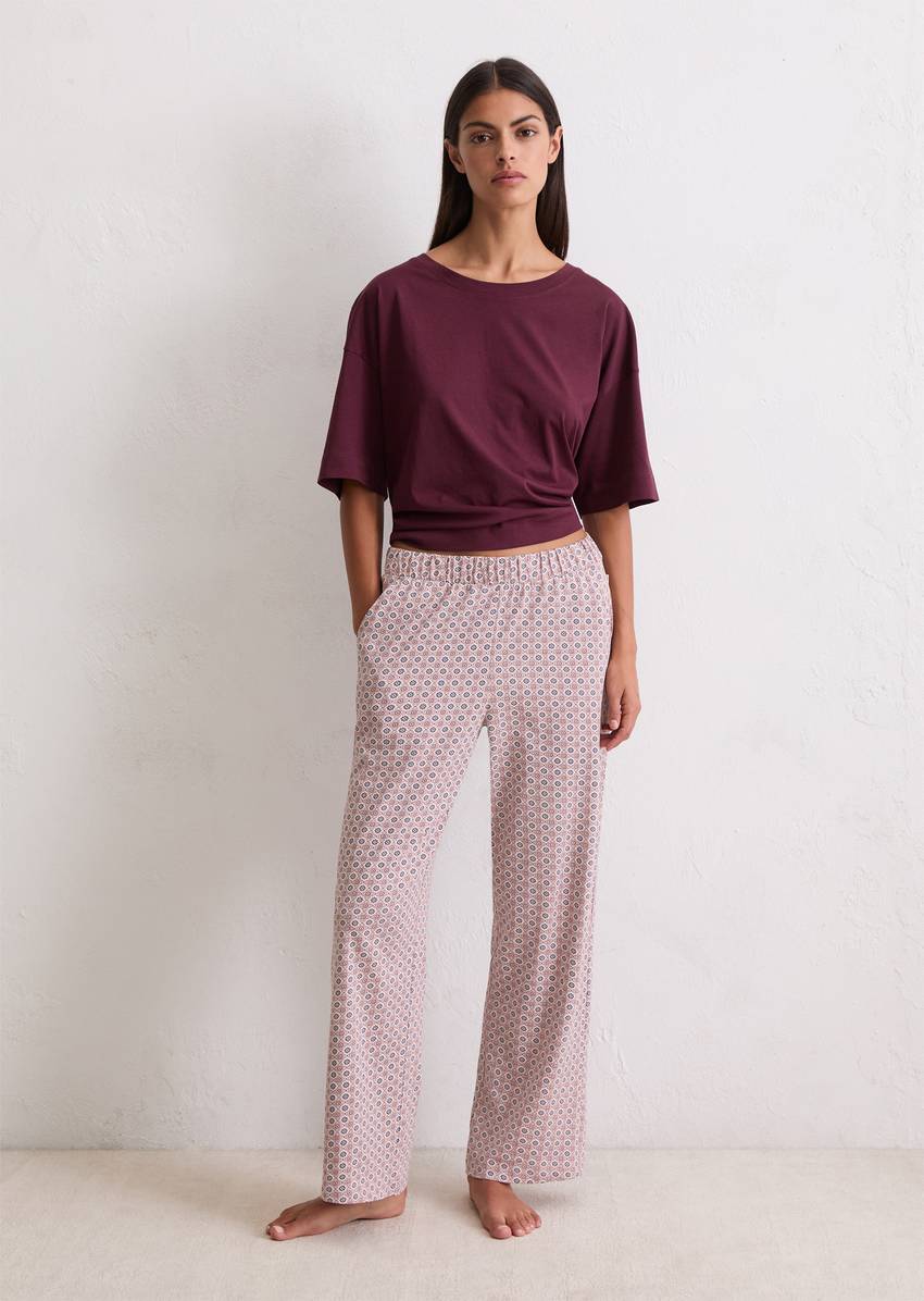Lounge pants made from organic cotton jersey