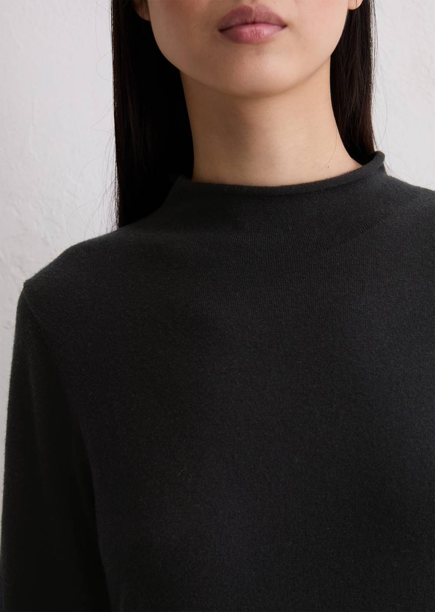 Knitted dress regular made from a fine virgin wool/viscose blend