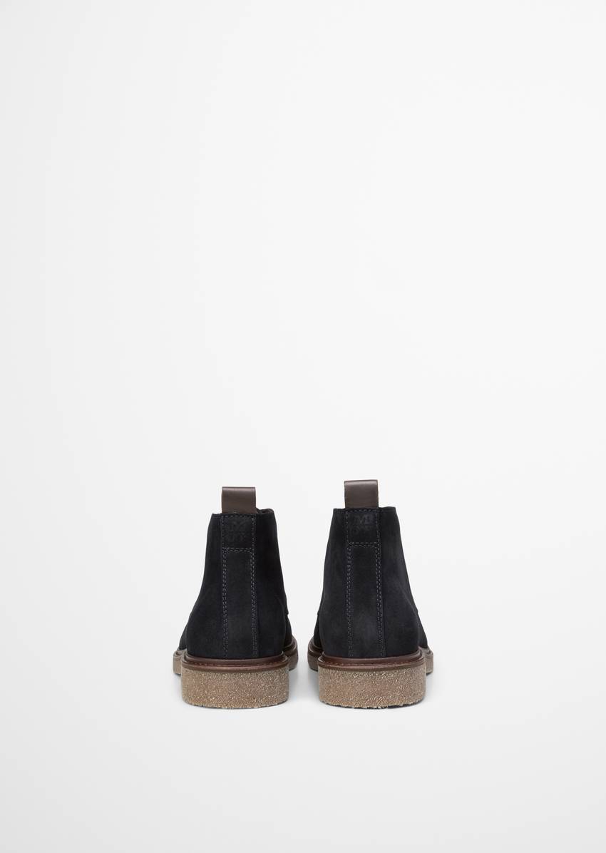 Desert Boot Model Linus made from soft suede cowhide
