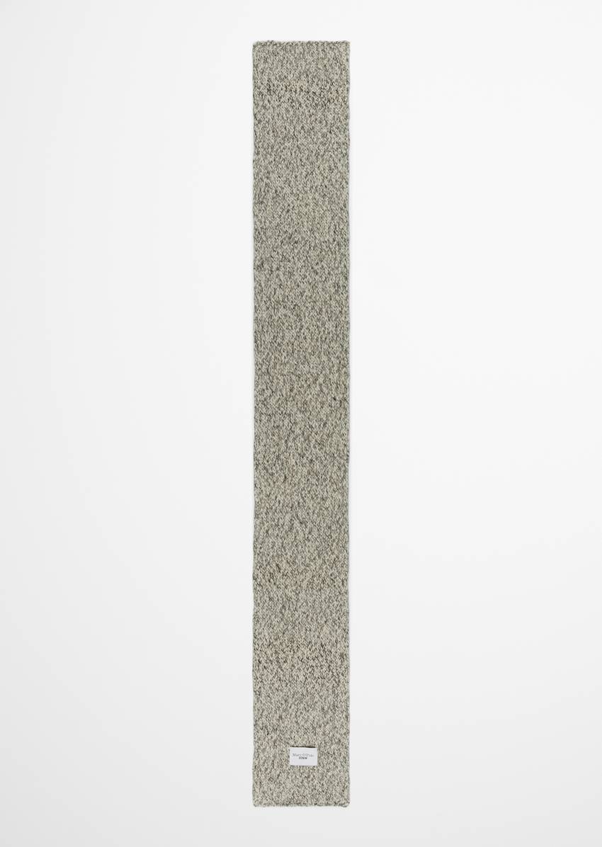 Scarf made from a virgin wool/alpaca wool mix