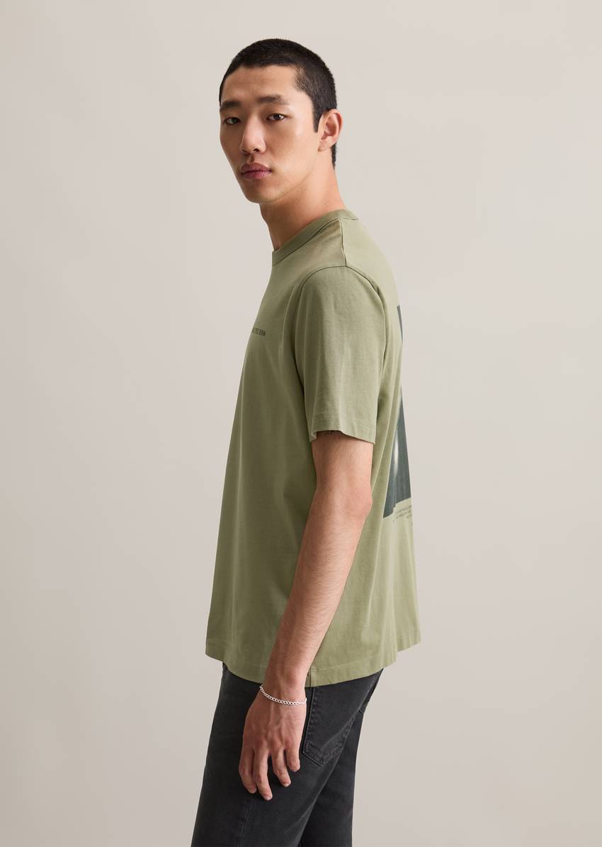 Relaxed T-shirt with large photo print on the back