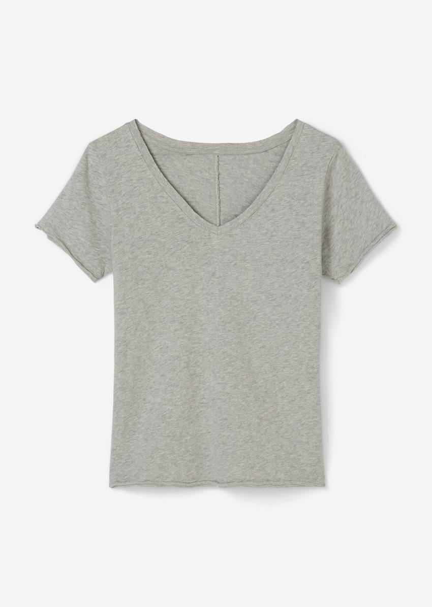 V-neck T-shirt, regular fit made from organic cotton slub jersey