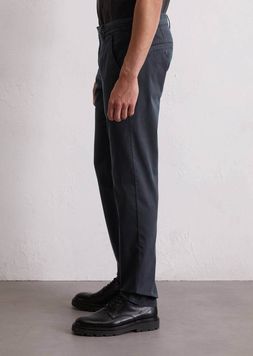 Chino model Stig shaped made from an organic cotton blend