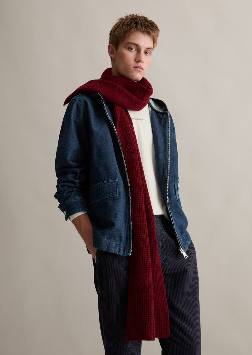 Scarf made from a soft cotton/virgin wool blend