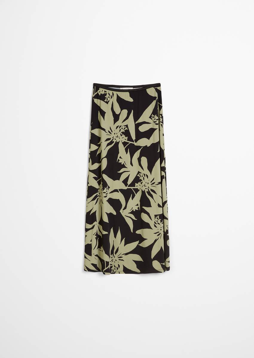 A-line jersey skirt made from a stretchy viscose blend