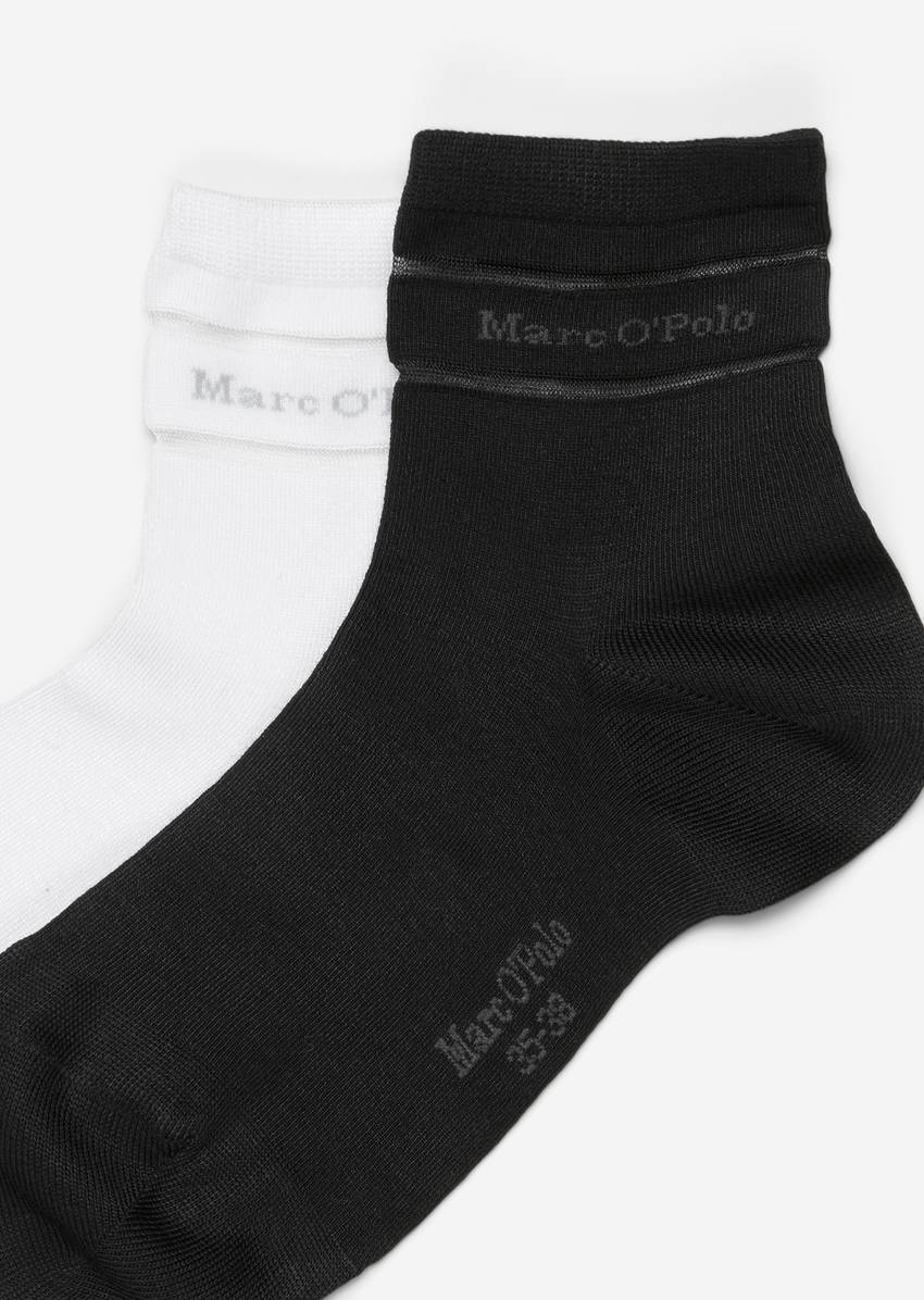 Quarter socks in a pack of 2