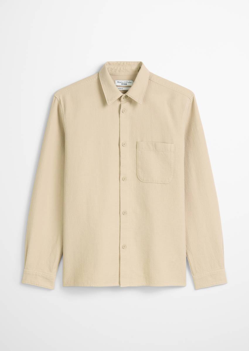 Regular shirt with fine structure