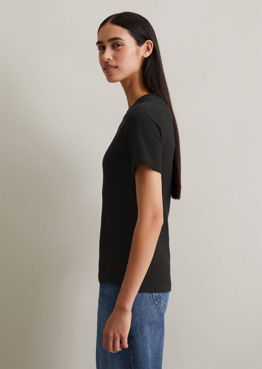 Ribbed jersey T-shirt slim Made from a stretchy organic cotton blend