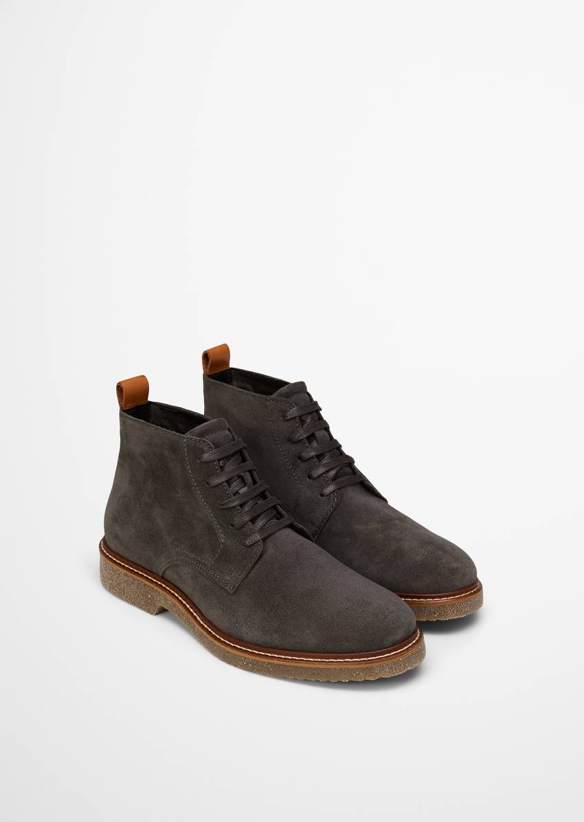 Desert Boot Model Linus made from soft suede cowhide