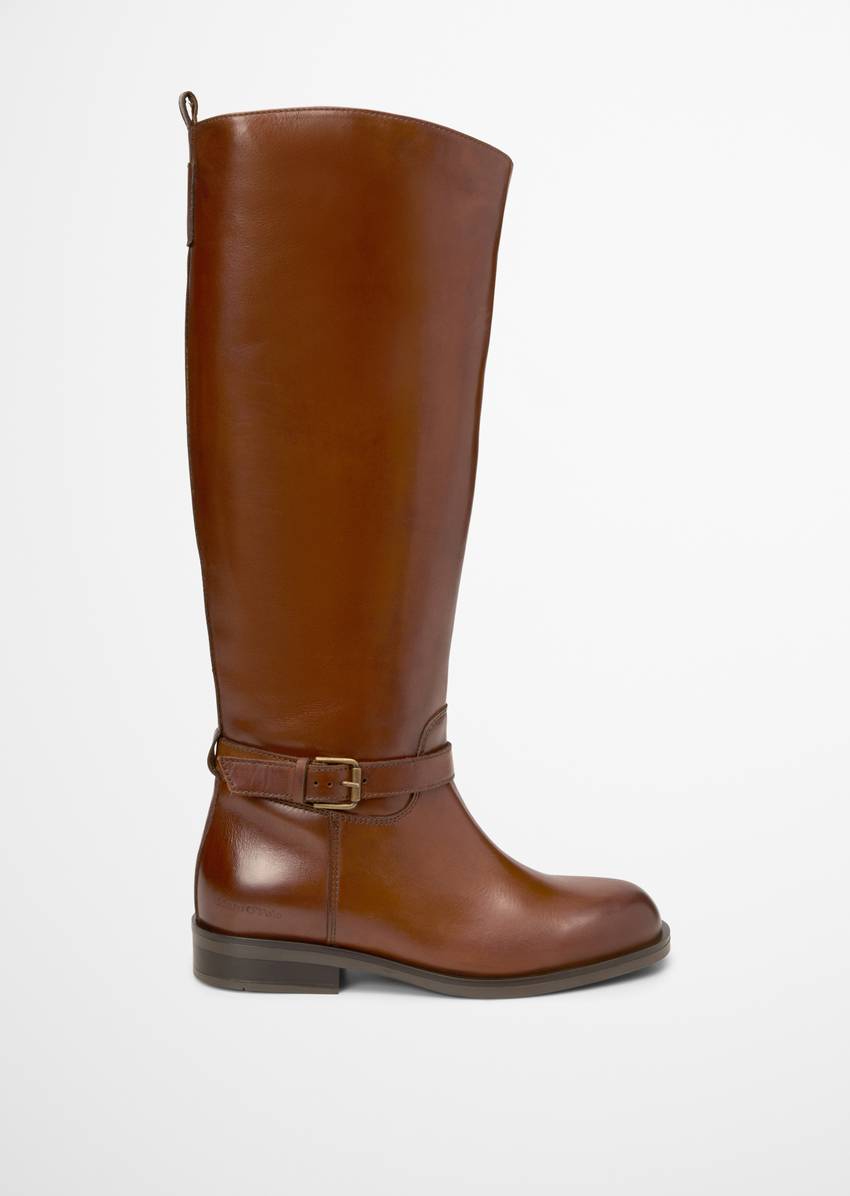 Long-shaft boots with riding boot character